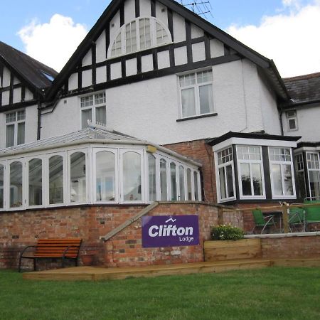 Clifton Lodge Hotel High Wycombe Exterior foto